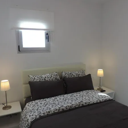 Apartment Gracioseros 209-2bed -1st Floor-a/c-uk Tv-wifi *