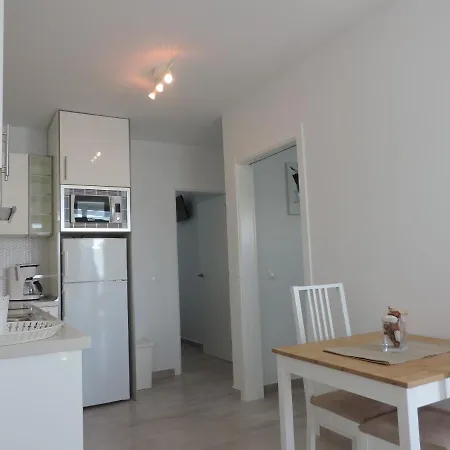 Gracioseros 209-2bed -1st Floor-a/c-uk Tv-wifi *