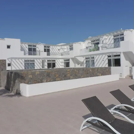 Gracioseros 209-2bed -1st Floor-a/c-uk Tv-wifi Puerto del Carmen (Lanzarote)