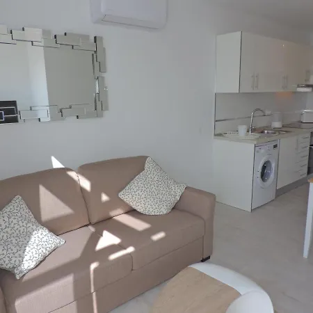 Apartment Gracioseros 209-2bed -1st Floor-a/c-uk Tv-wifi Puerto del Carmen (Lanzarote)