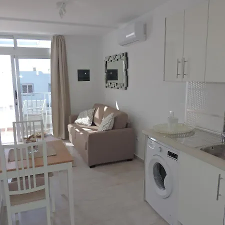 Apartment Gracioseros 209-2bed -1st Floor-a/c-uk Tv-wifi Puerto del Carmen (Lanzarote)